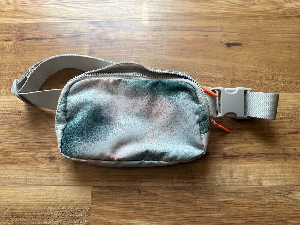 Lululemon Everywhere Belt Bag Spray Camo Size OS